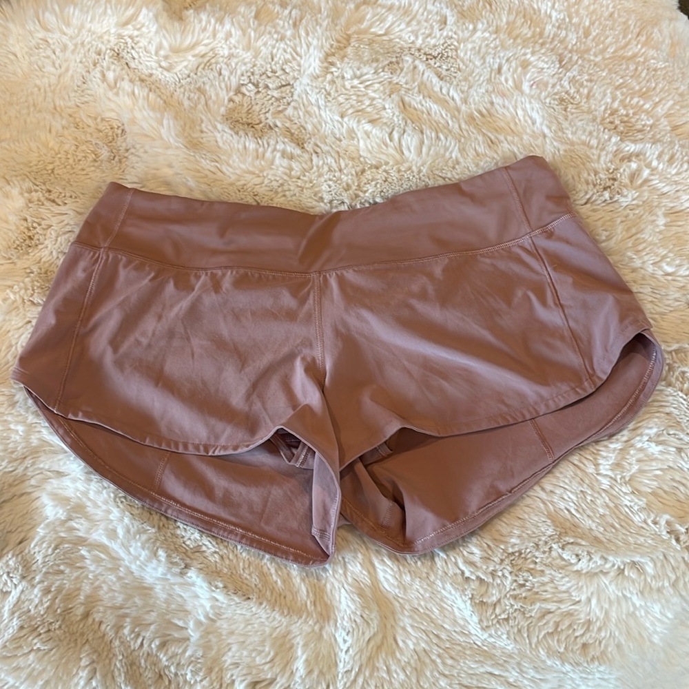 Lululemon Speed Up Low Rise Shorts 2.5” inseam size 8
